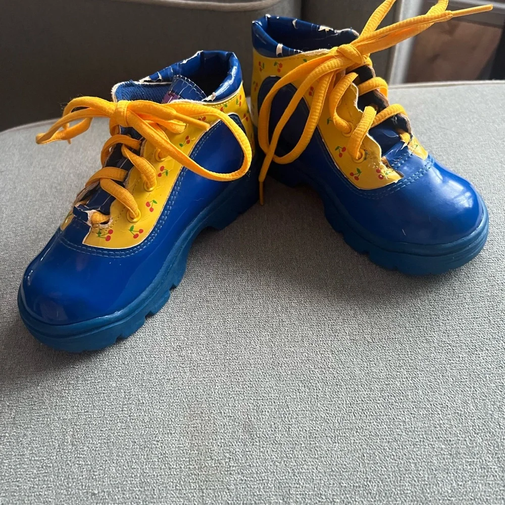 Vintage Winnie the Pooh size 9 kids boots - Picture 6 of 9